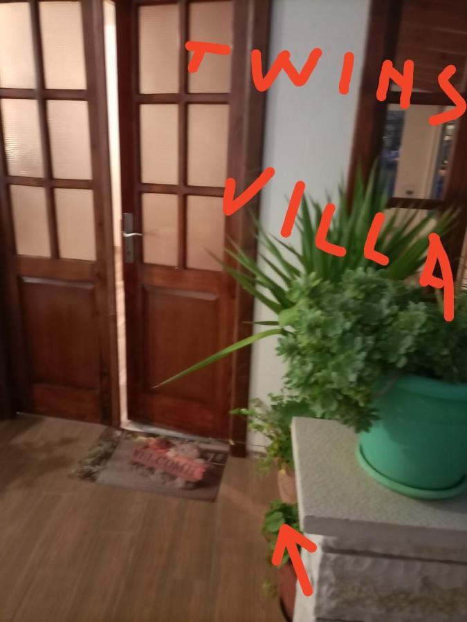 Twins Villa Mangalem Berat Buitenkant foto