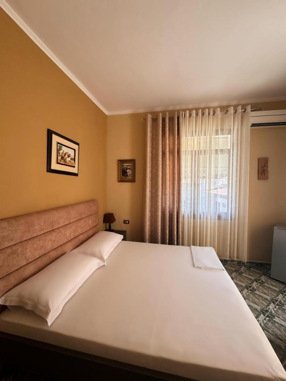 Twins Villa Mangalem Berat Kamer foto
